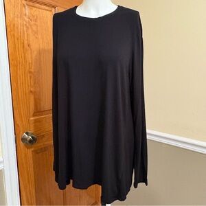 NWOT MarlaWynne Classic Black Round Neck Top Sz.L